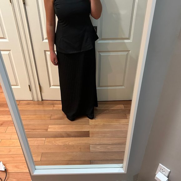 Nice to mee you. XL . BLACK PEPLUM DRESS - Picture 2 of 7